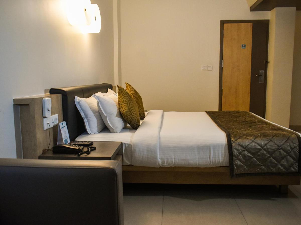 Nexstay Asma Tower Kozhikode Bagian luar foto